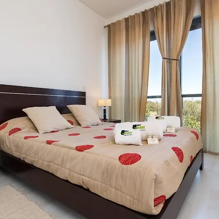 Bmyguest - Cavalo Preto